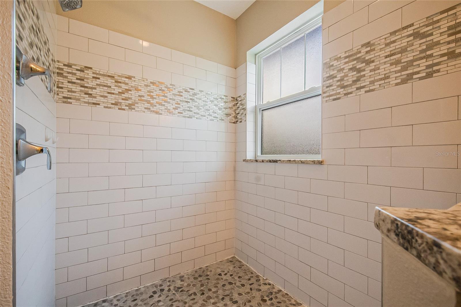 Image 17 of 27 For 2121 Kaley Avenue 1