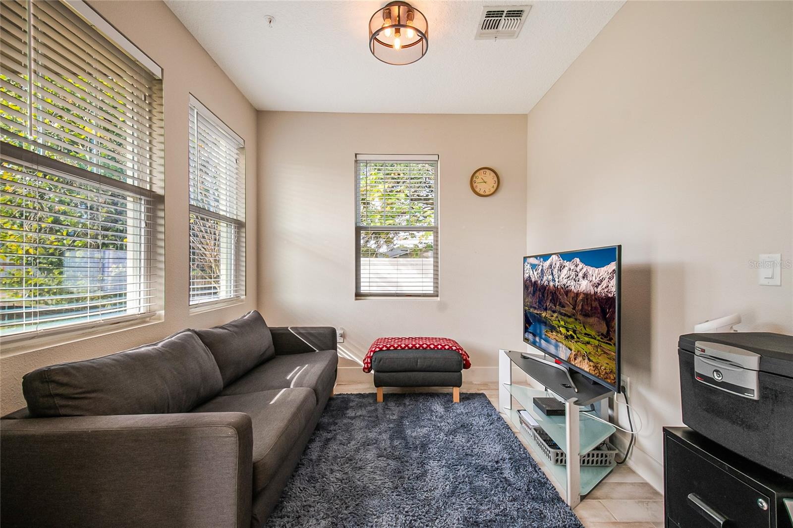 Image 8 of 27 For 2121 Kaley Avenue 1