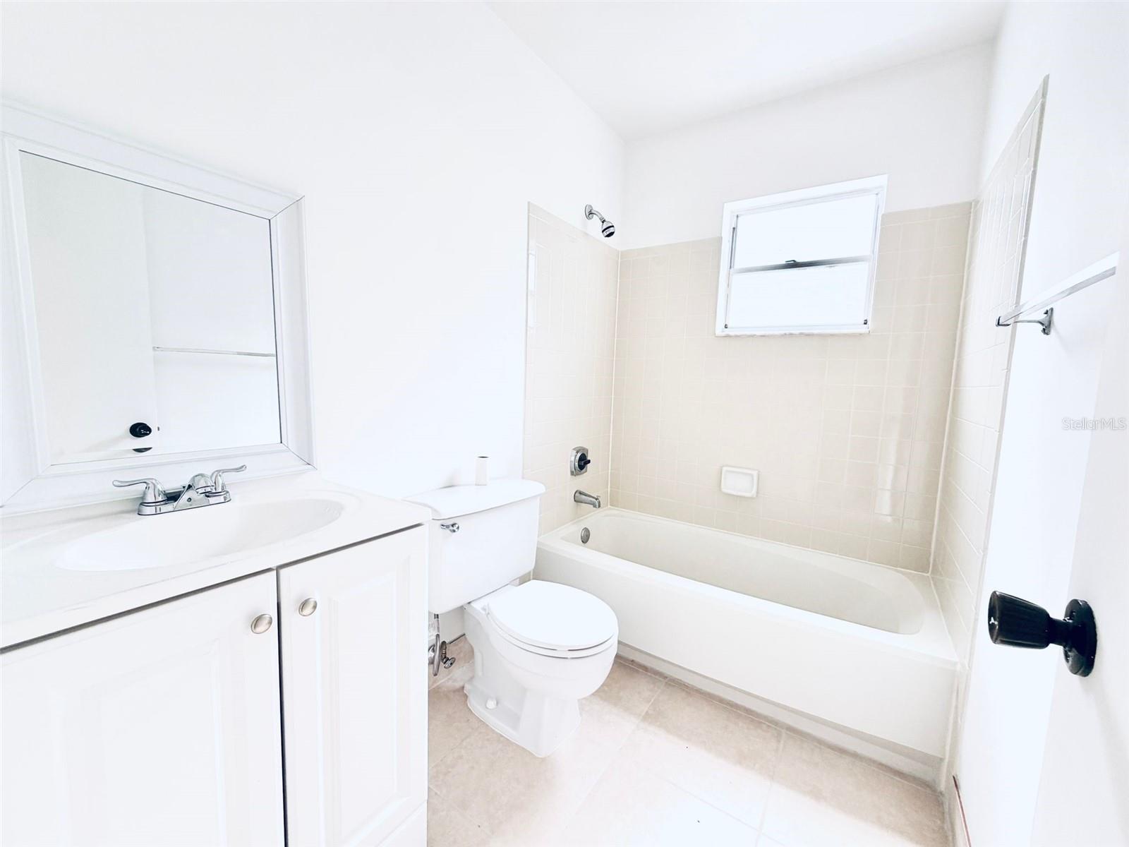 Image 10 of 14 For 10616 Leafy Way