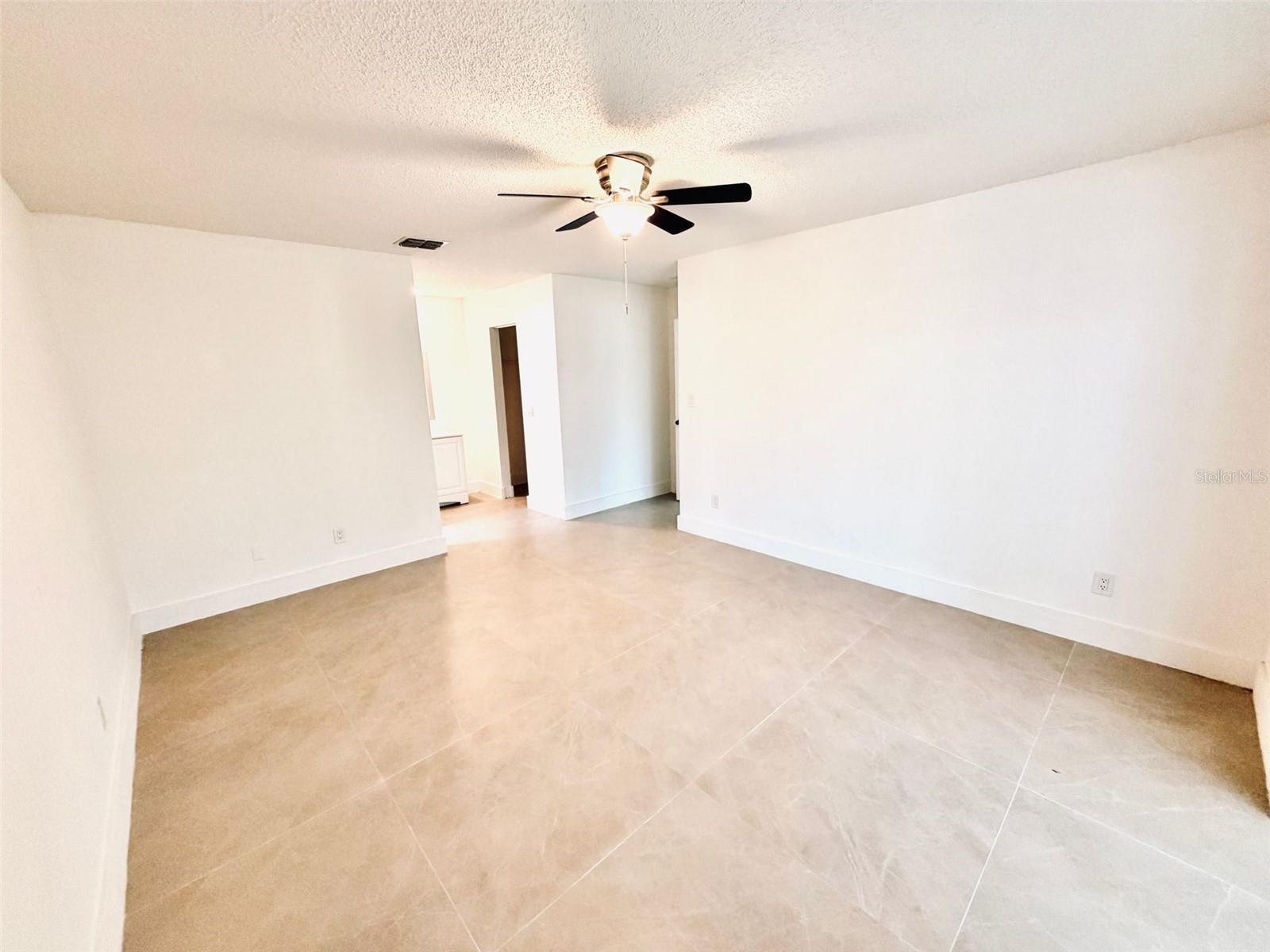 Image 11 of 14 For 10616 Leafy Way