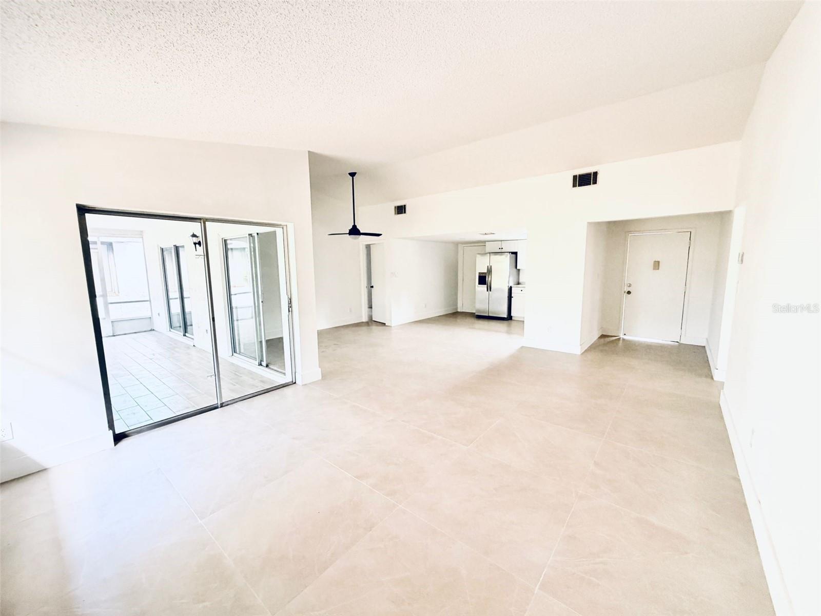 Image 4 of 14 For 10616 Leafy Way