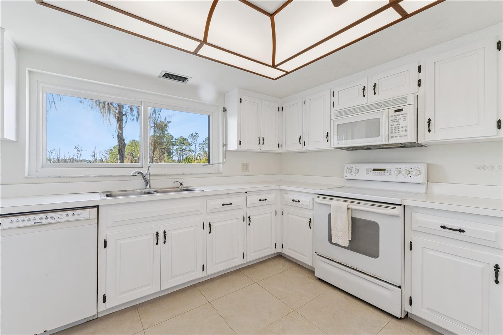 Image 11 of 52 For 6204 Masters Boulevard 202