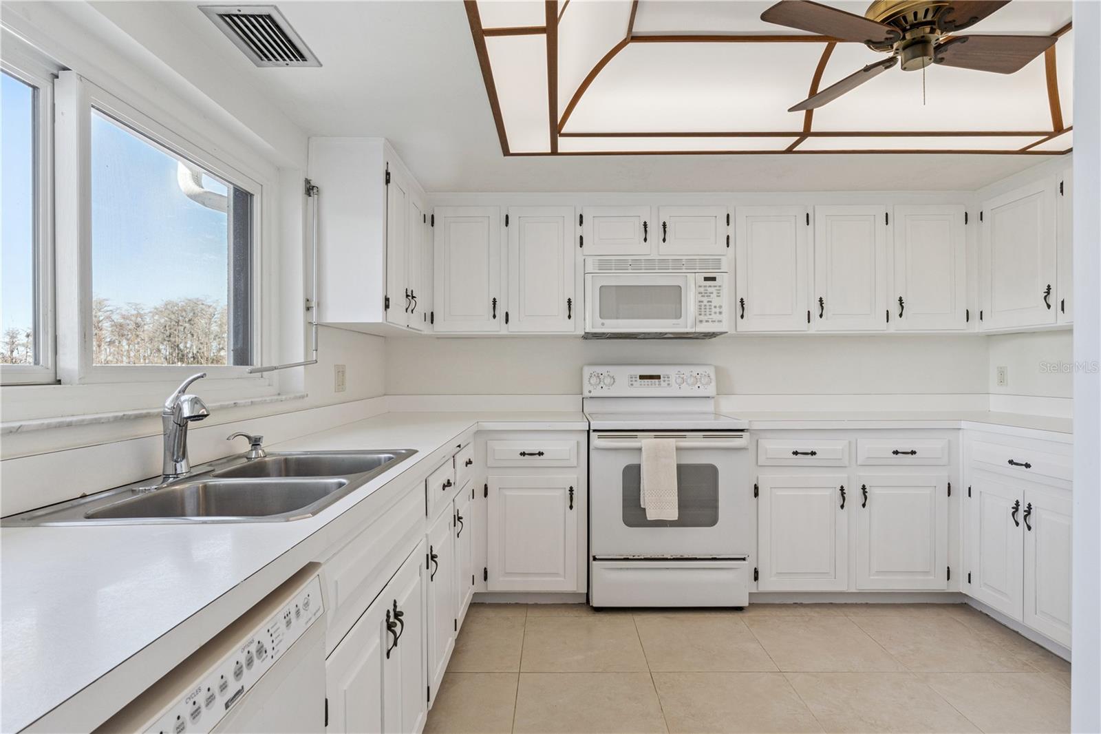 Image 12 of 52 For 6204 Masters Boulevard 202