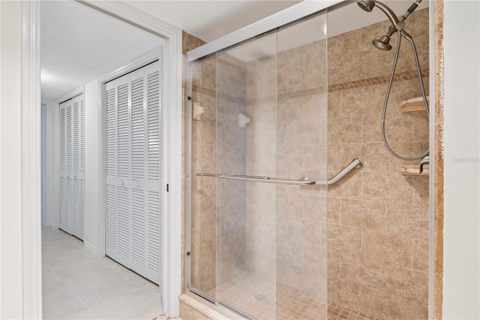 Image 21 of 52 For 6204 Masters Boulevard 202