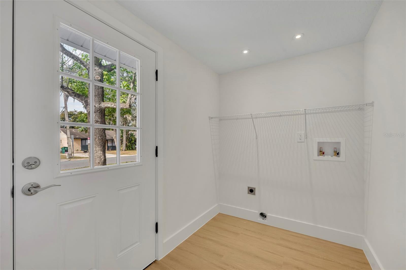 Image 24 of 29 For 1303 Stowe Avenue