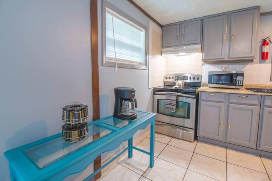 Image 6 of 33 For 1731 Grayson Drive