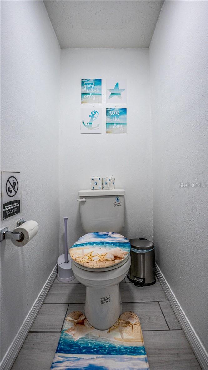 Listing photo id 19 for 2721 Raeford Road