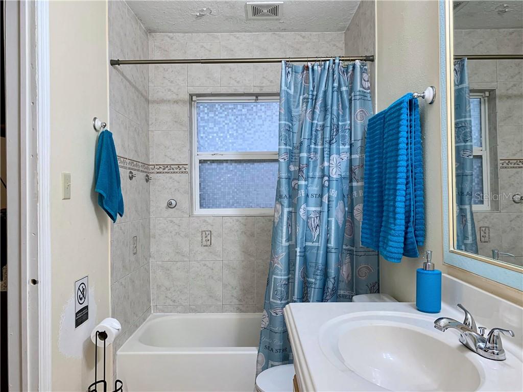 Listing photo id 26 for 2721 Raeford Road