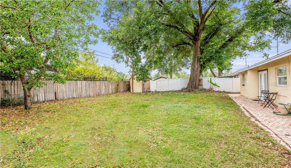 Listing photo id 37 for 2721 Raeford Road