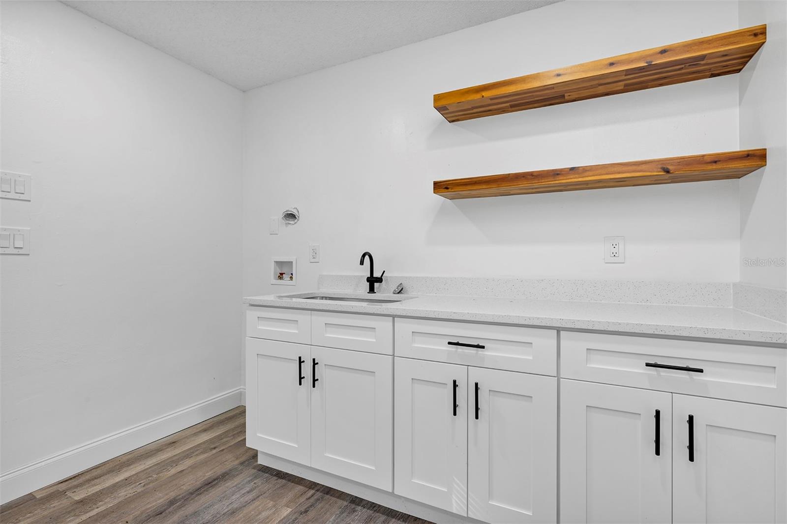 Image 23 of 58 For 3810 22nd Place