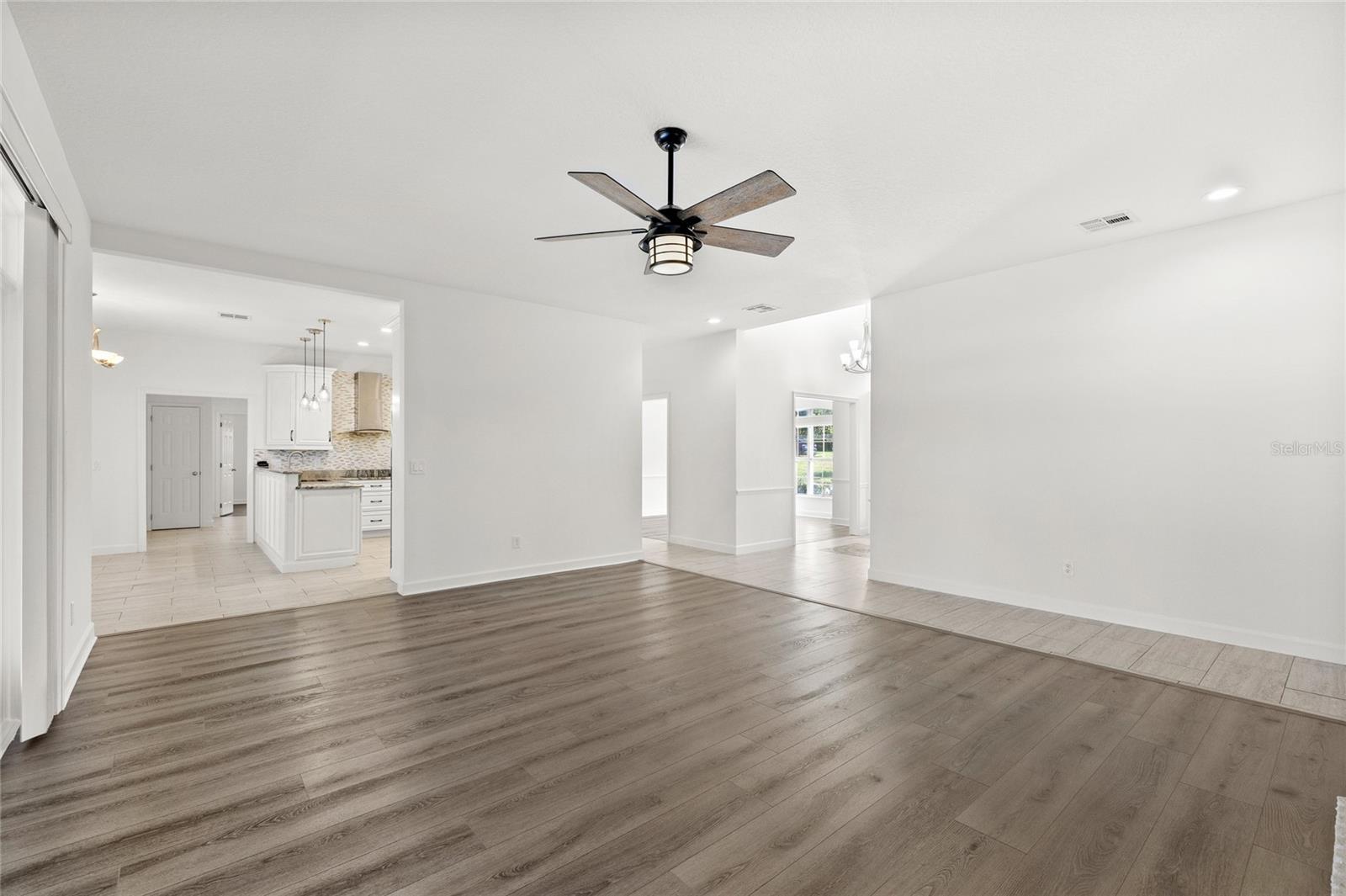 Image 13 of 41 For 2722 Park Royal Drive