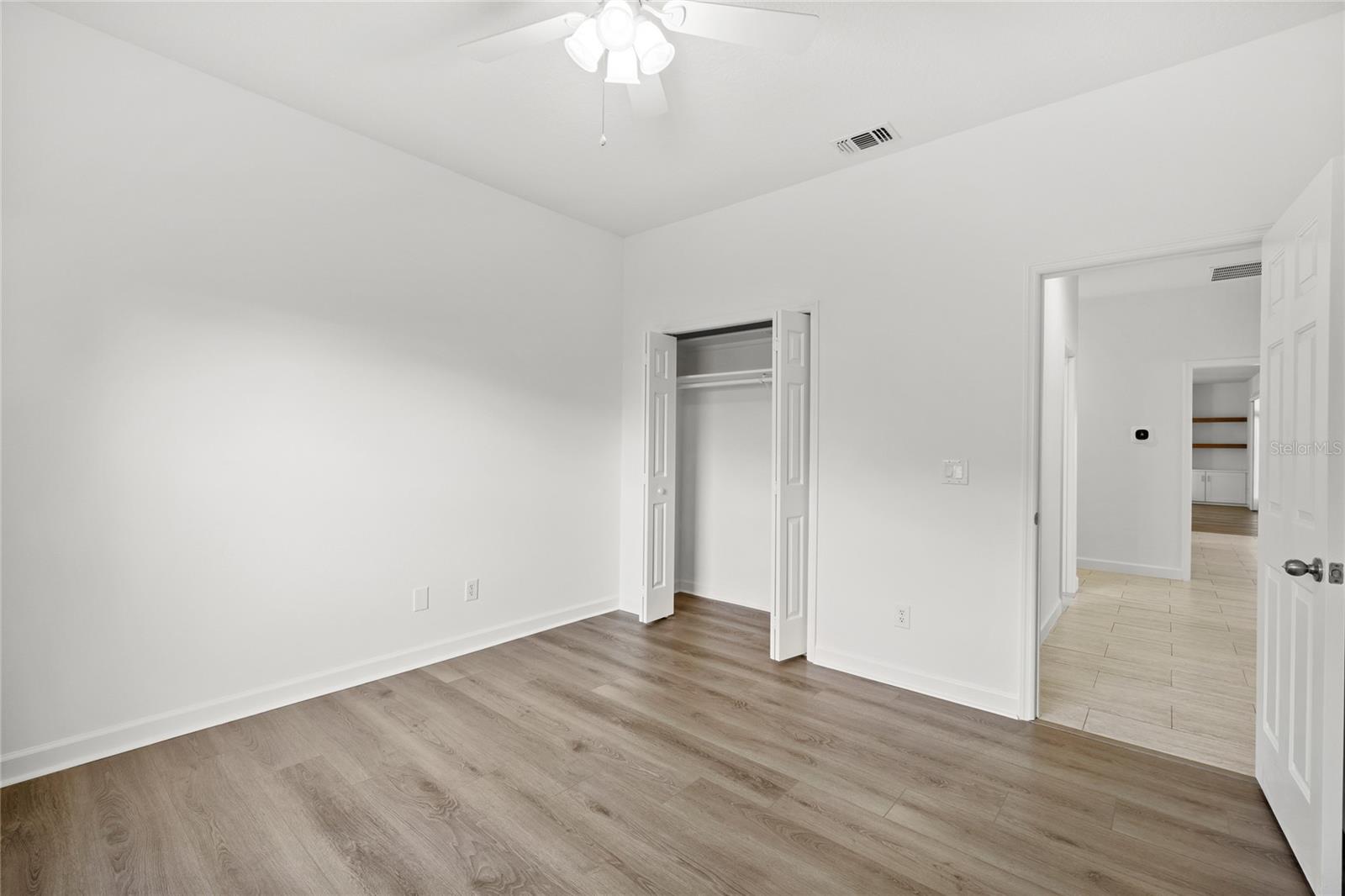 Image 17 of 41 For 2722 Park Royal Drive