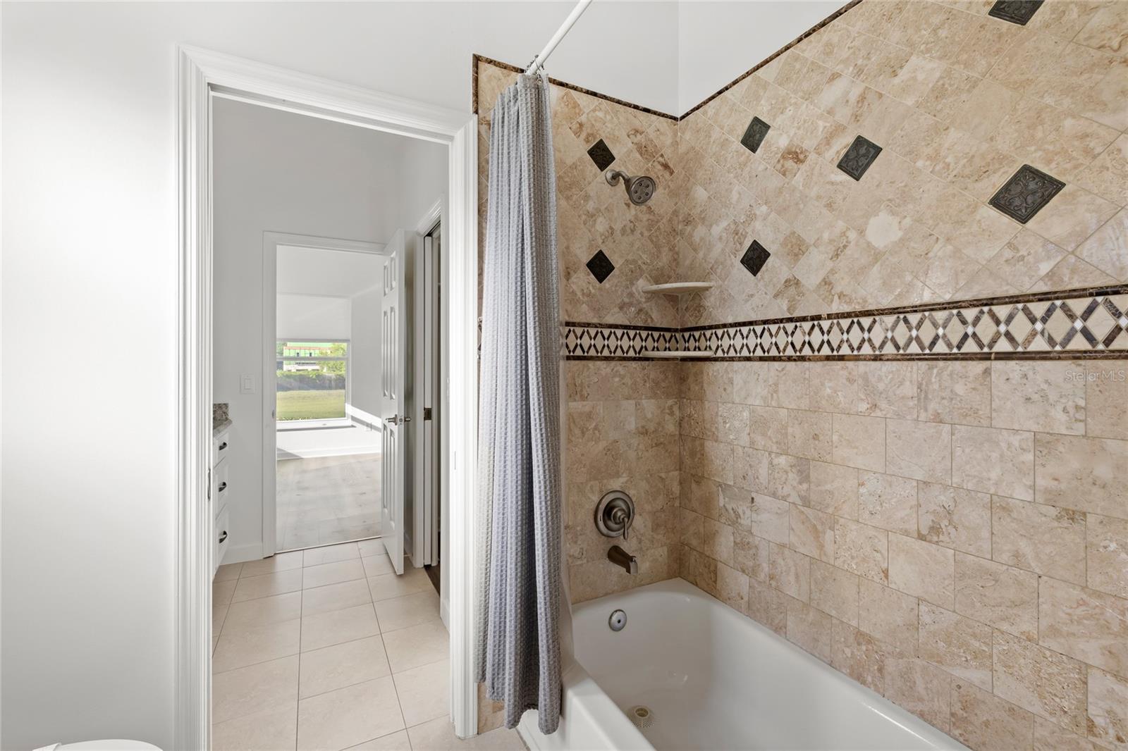 Image 27 of 41 For 2722 Park Royal Drive