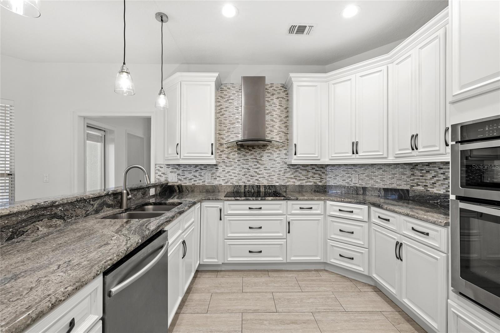 Image 4 of 41 For 2722 Park Royal Drive