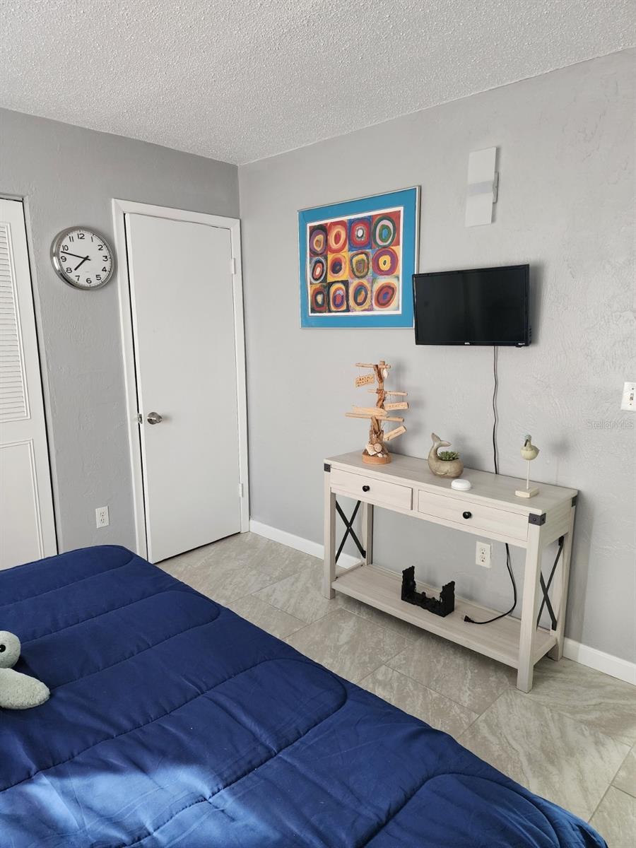 Image 10 of 13 For 400 Auburn Drive 3