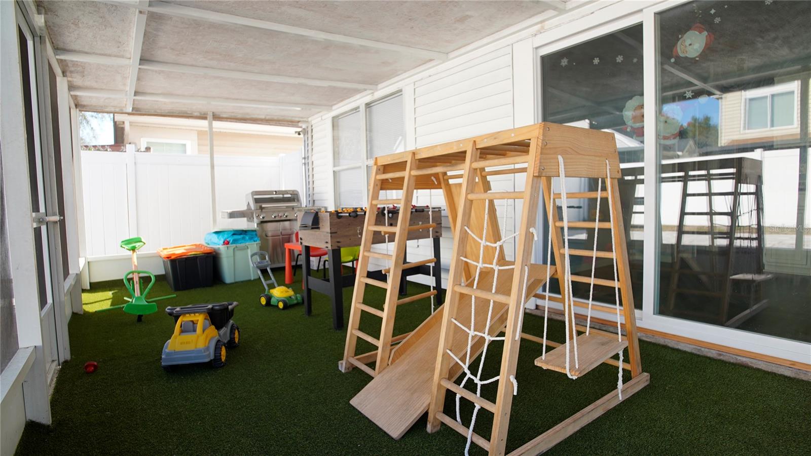 Image 27 of 53 For 9868 Aloma Bend Ln