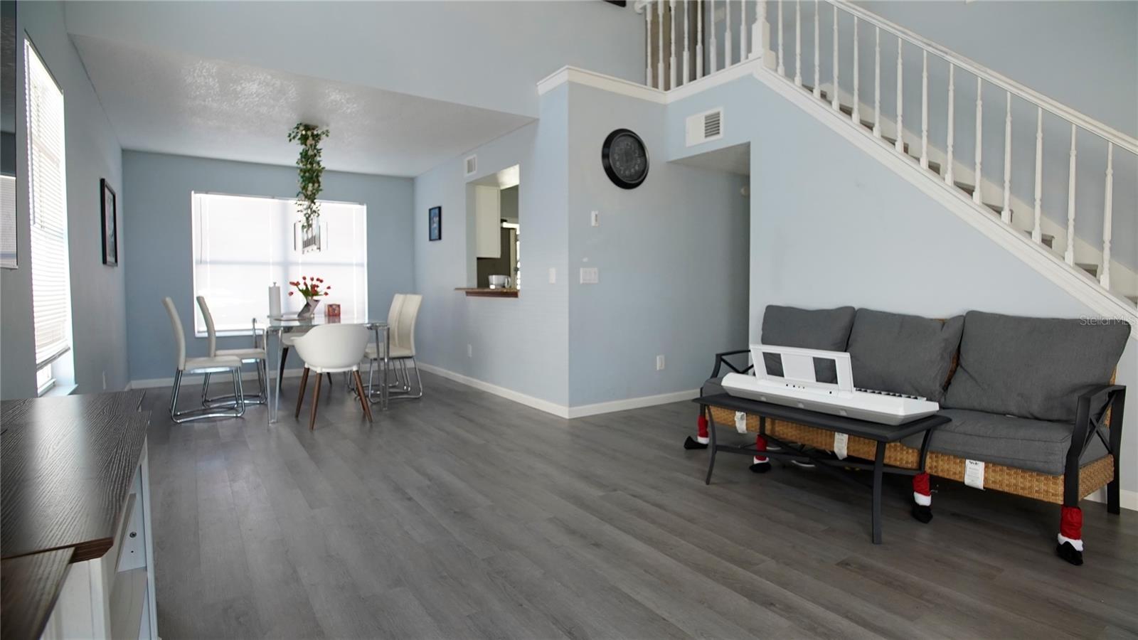 Image 7 of 53 For 9868 Aloma Bend Ln