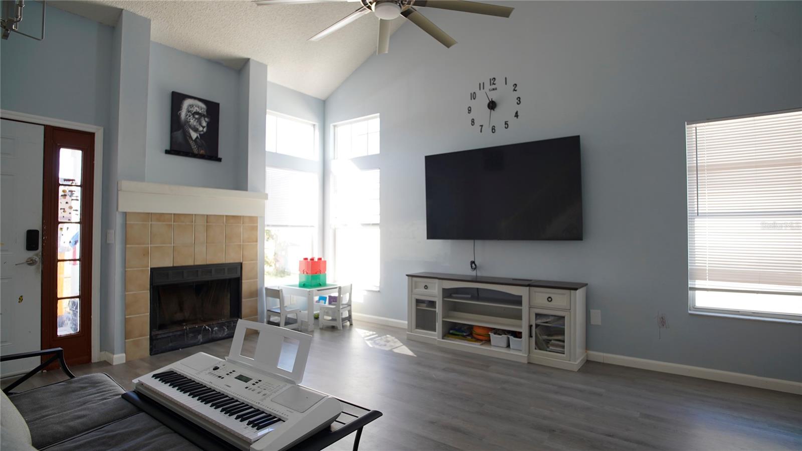 Image 8 of 53 For 9868 Aloma Bend Ln