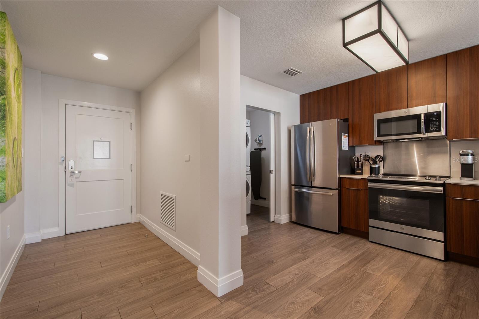 Image 14 of 72 For 14501 Grove Resort Avenue 2535