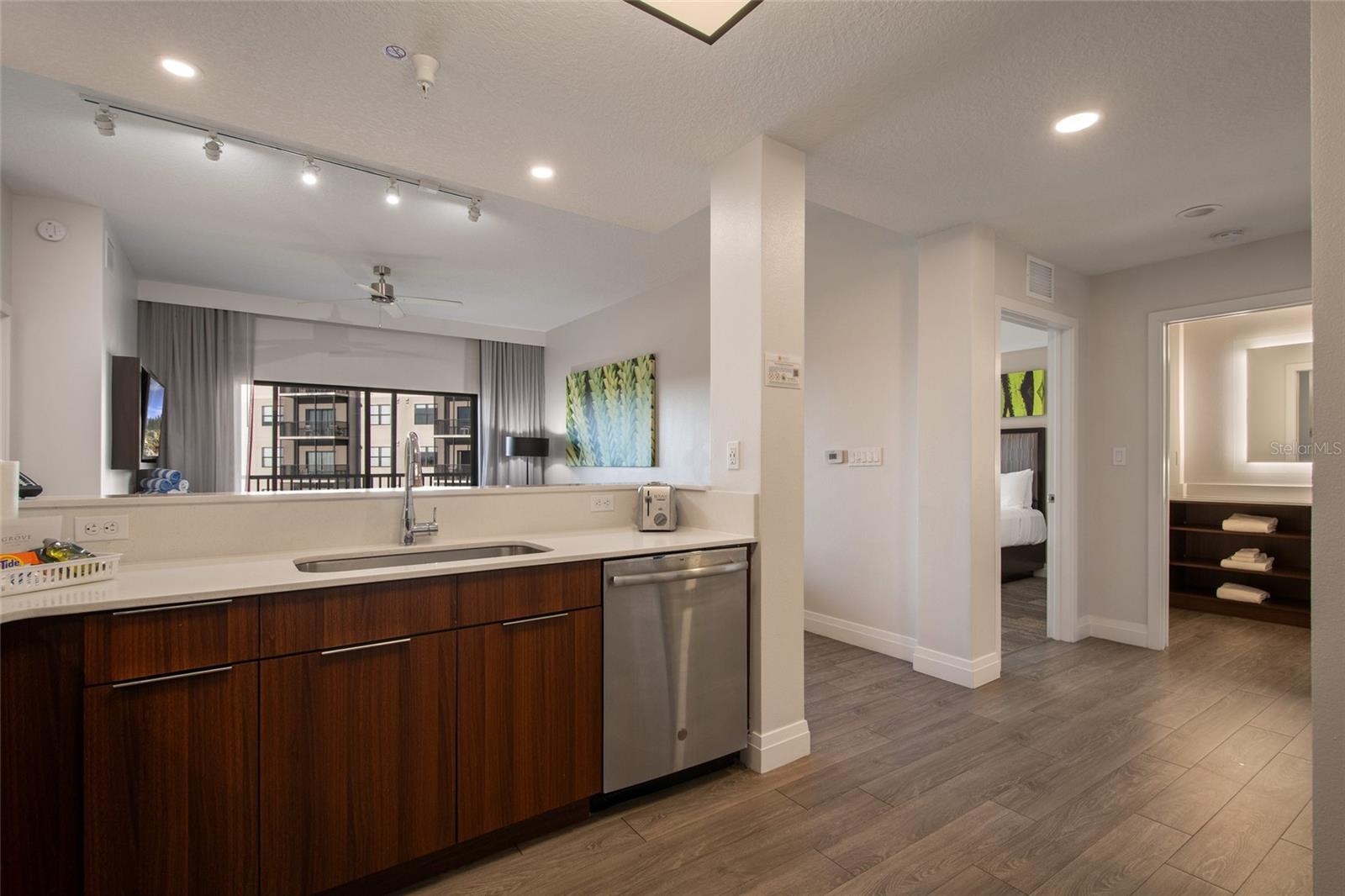 Image 16 of 72 For 14501 Grove Resort Avenue 2535