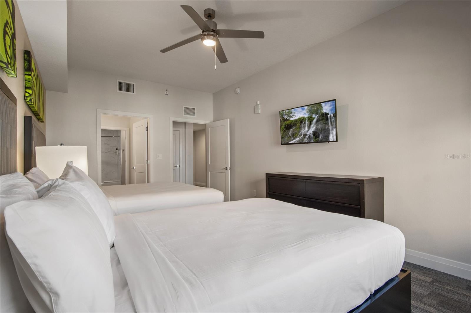 Image 34 of 72 For 14501 Grove Resort Avenue 2535