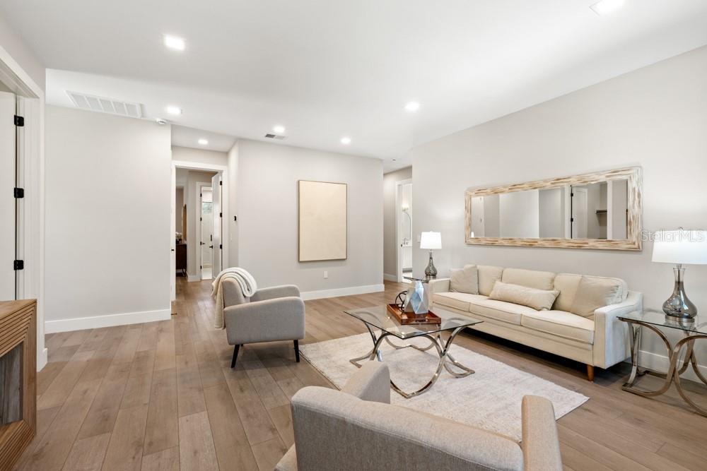 Image 25 of 50 For 1217 Cloverlawn Avenue