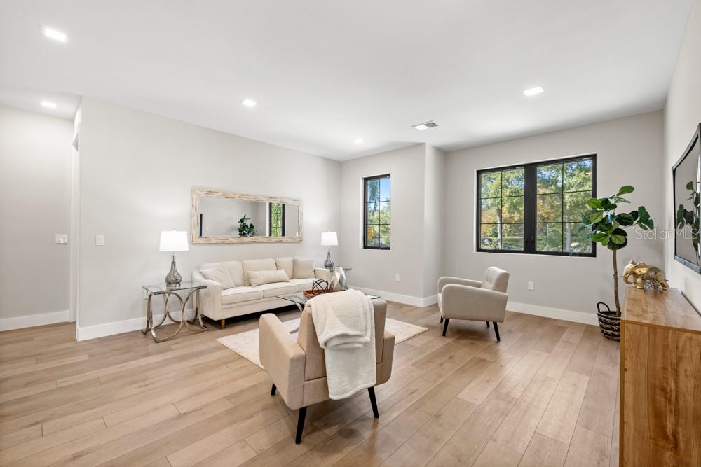 Image 27 of 50 For 1217 Cloverlawn Avenue