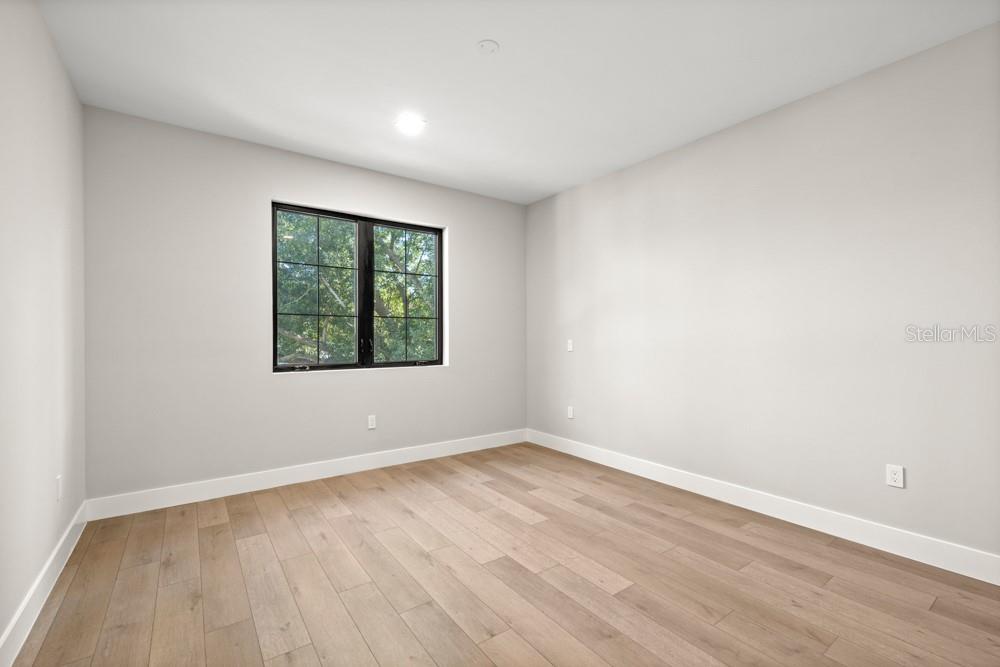 Image 36 of 50 For 1217 Cloverlawn Avenue