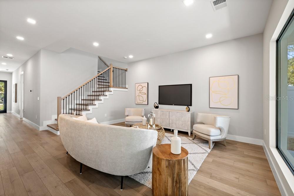 Image 5 of 50 For 1217 Cloverlawn Avenue