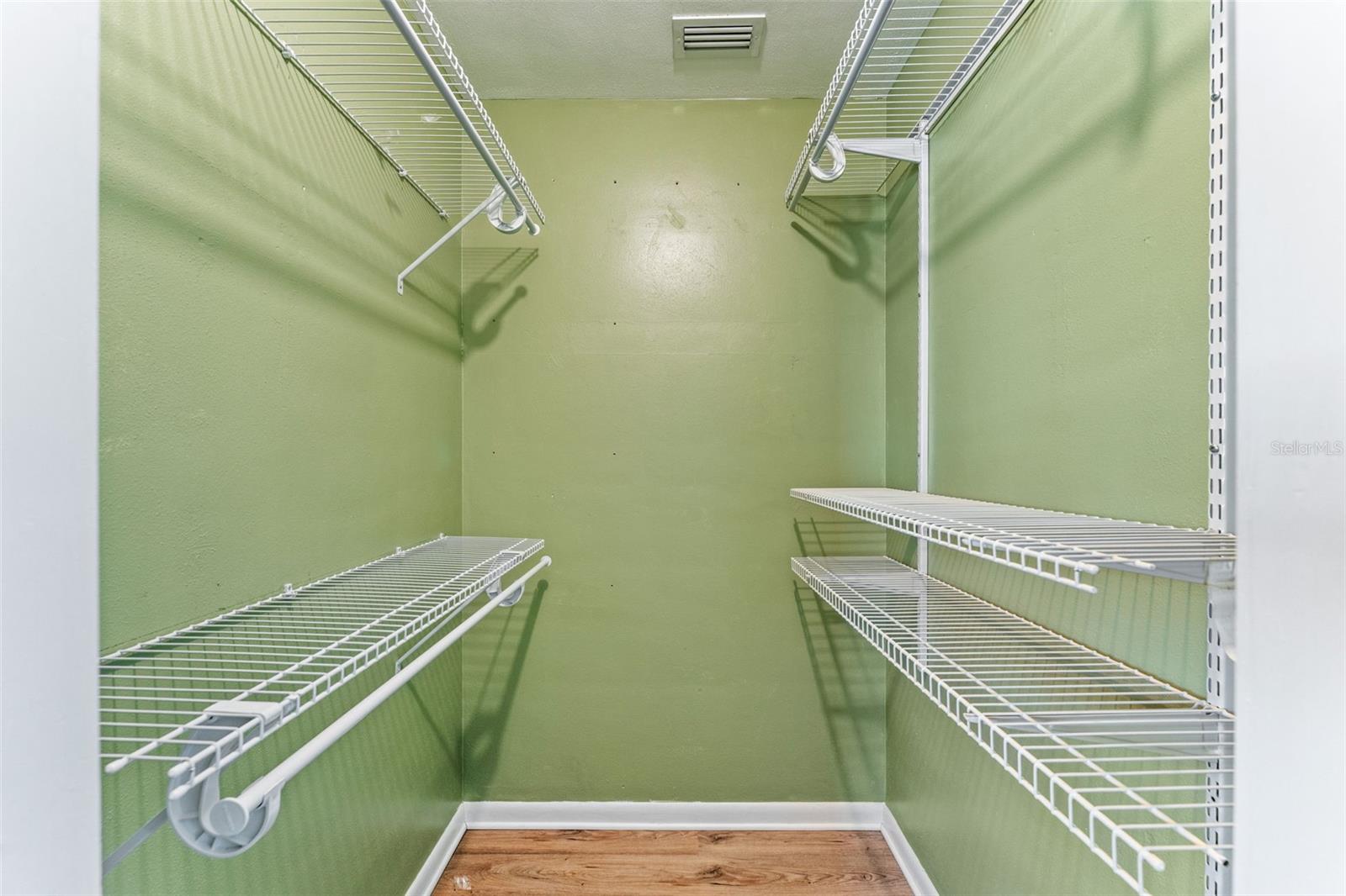 Image 19 of 42 For 620 Darcey Drive