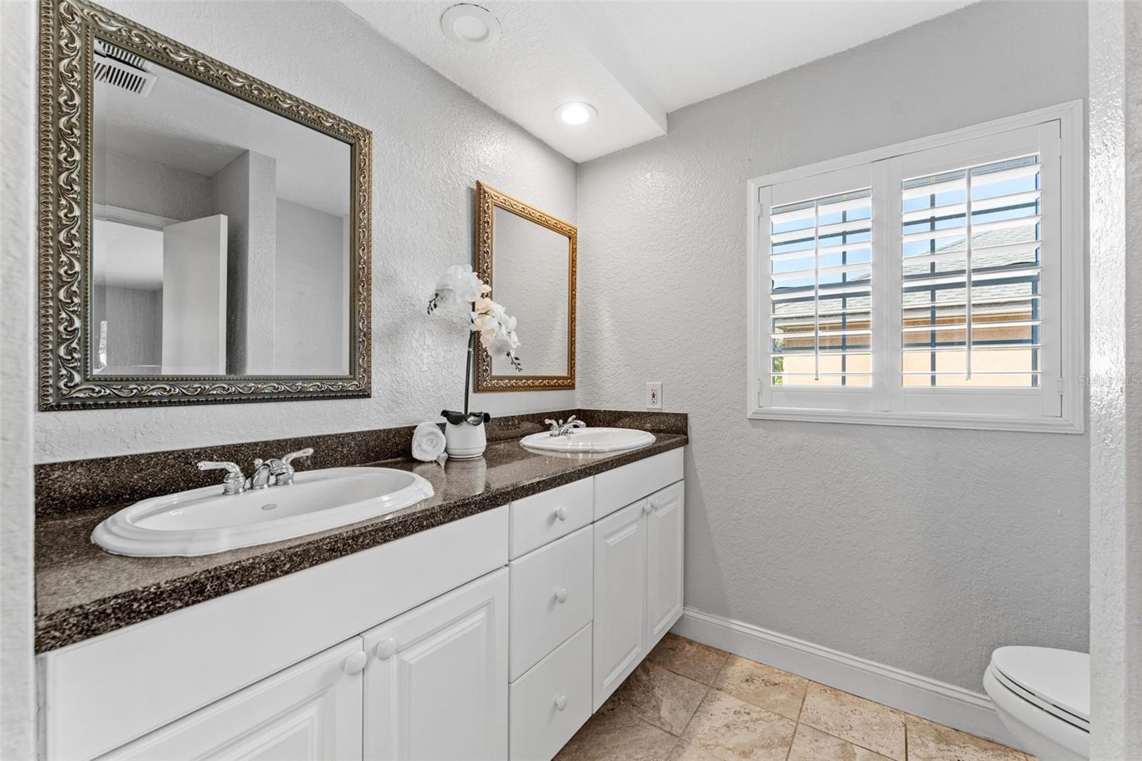 Image 20 of 42 For 620 Darcey Drive