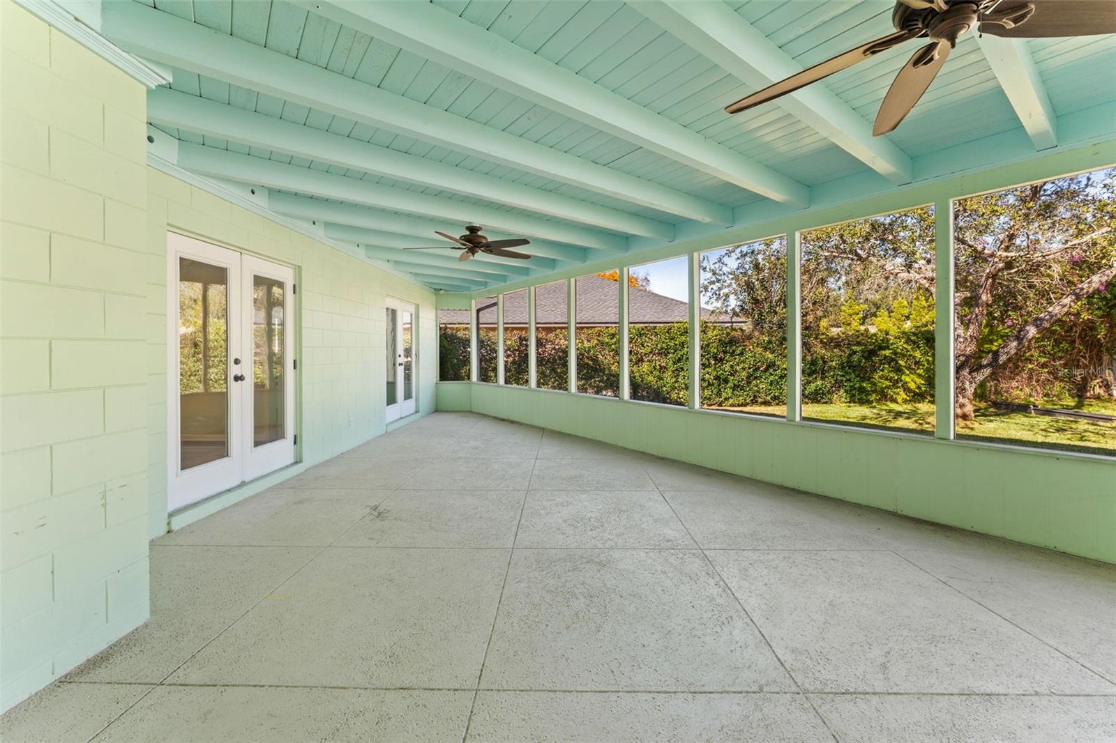 Image 28 of 42 For 620 Darcey Drive