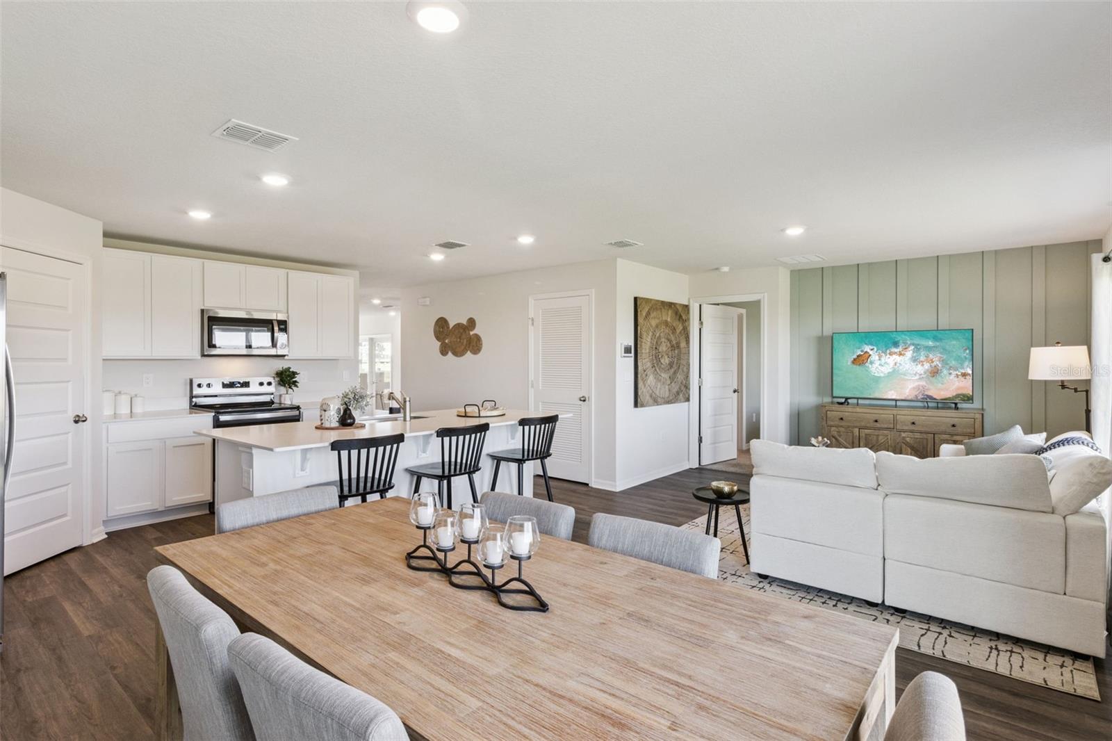 Image 9 of 30 For 2779 Adeline Avenue