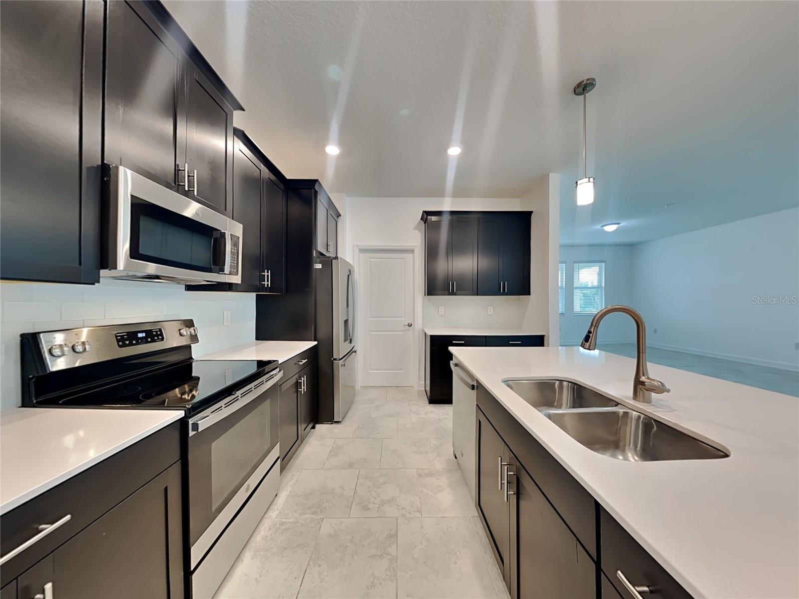 Image 4 of 17 For 1609 Sourwood Drive