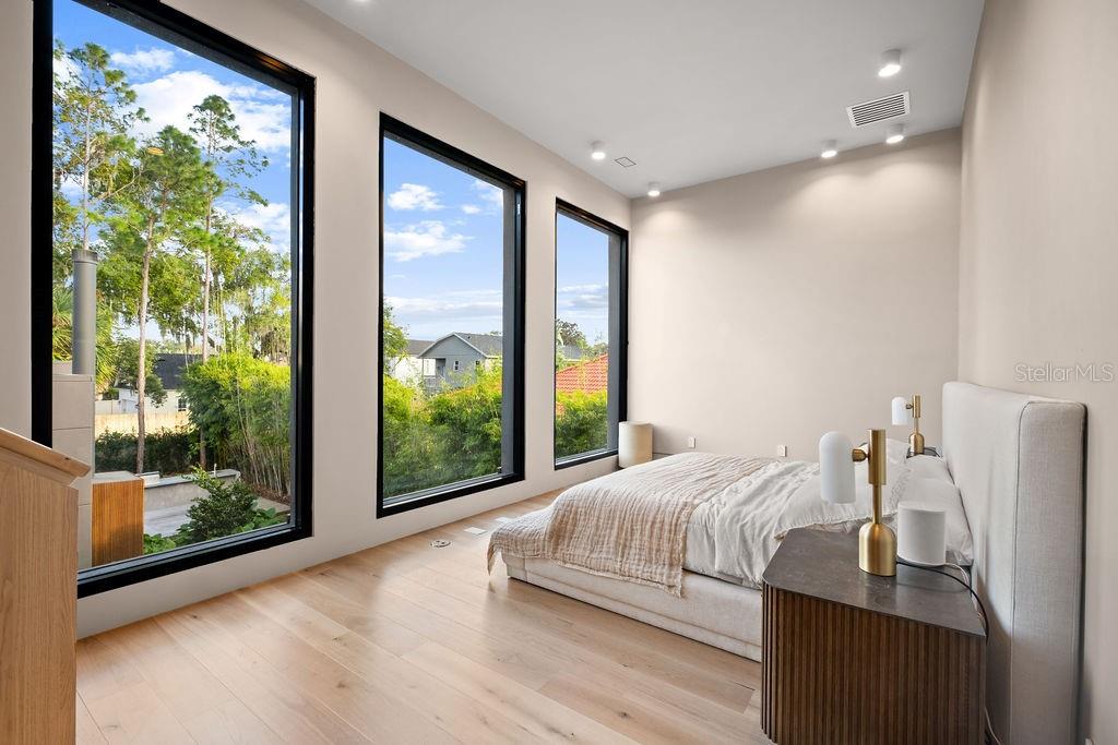 Image 21 of 27 For 1742 Temple Drive