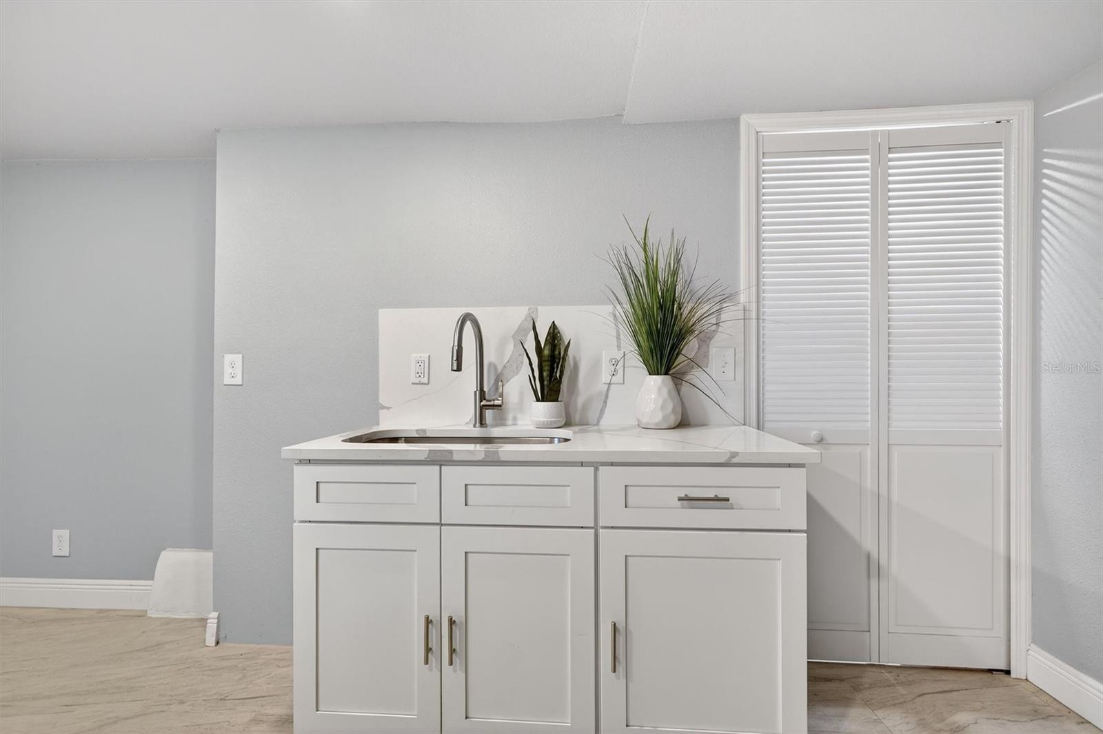 Image 4 of 12 For 917 1-2 Mack Avenue