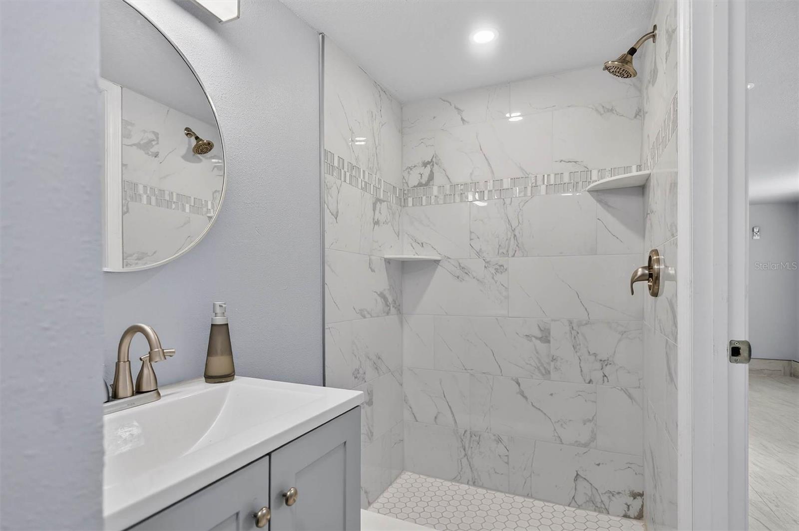 Image 8 of 12 For 917 1-2 Mack Avenue