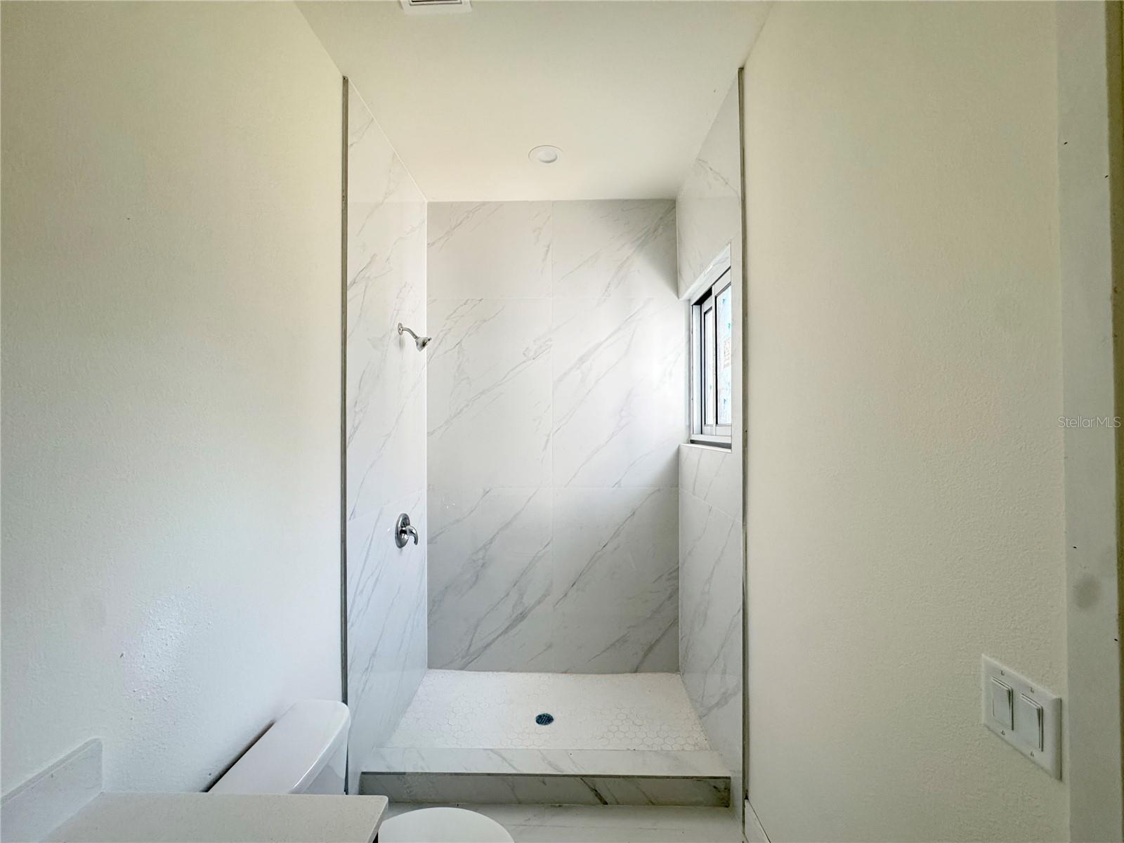 Image 10 of 21 For 23356 Rosewood Avenue