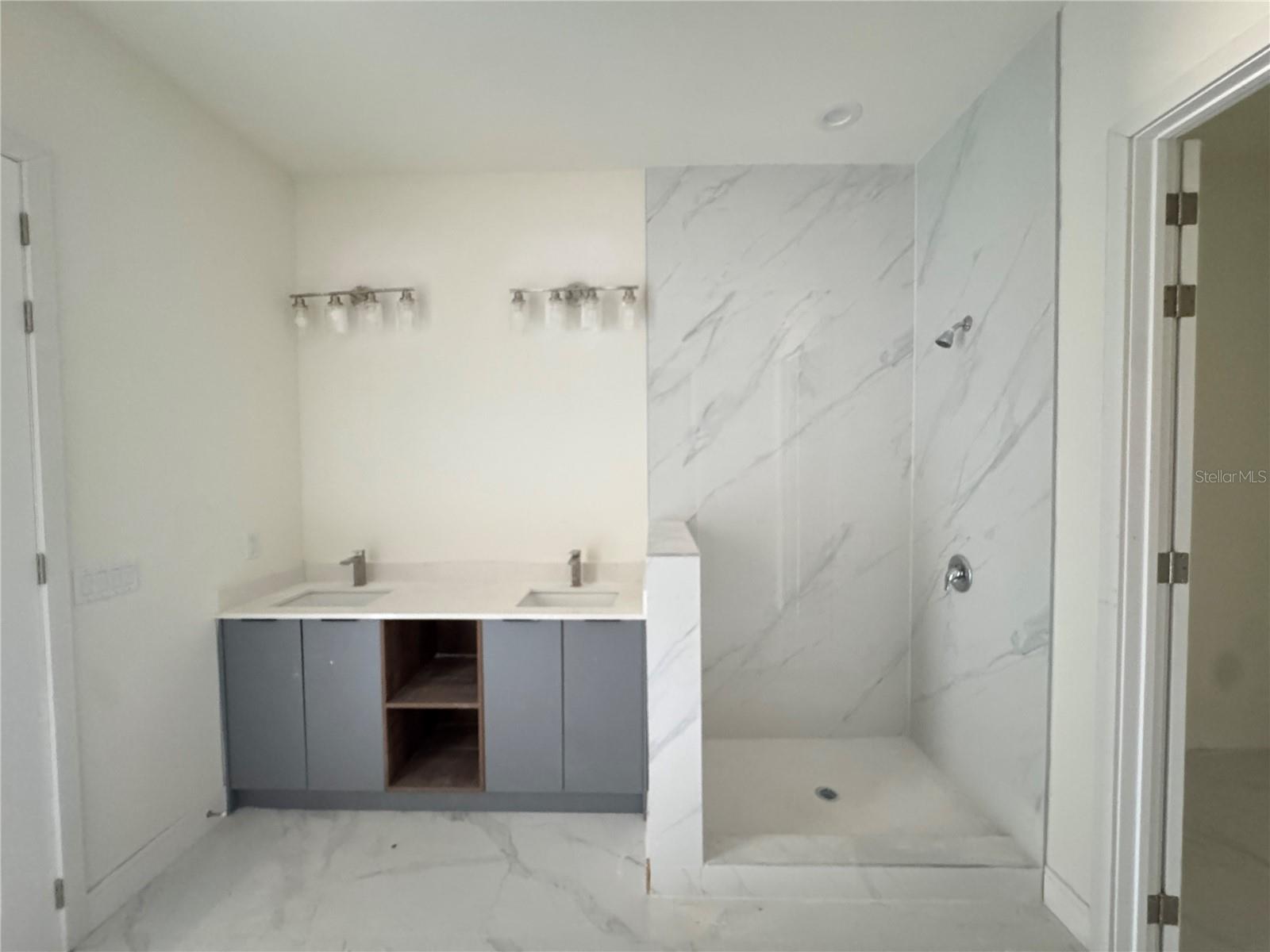 Image 20 of 21 For 23356 Rosewood Avenue