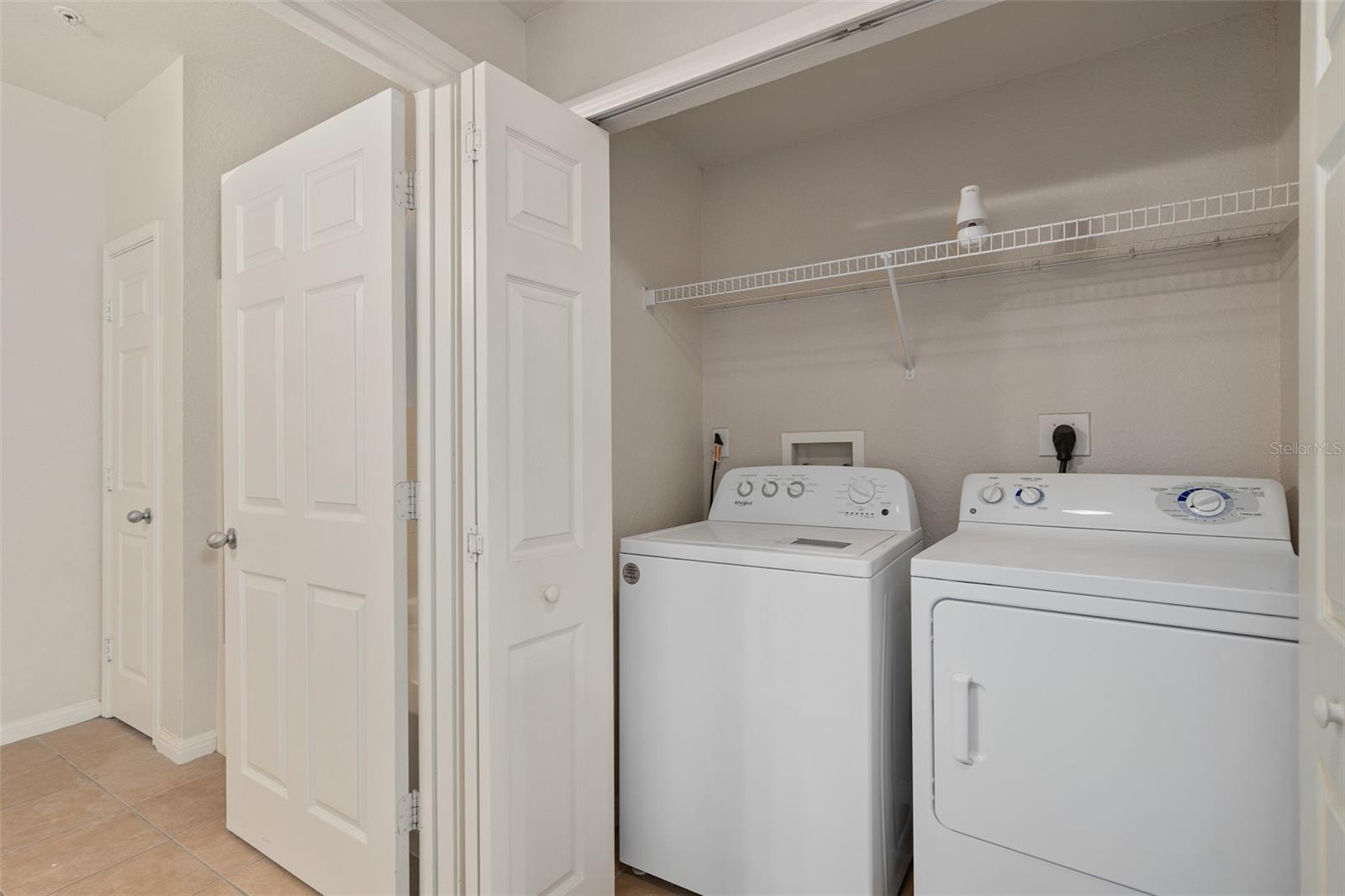 Image 17 of 50 For 911 Orange 511