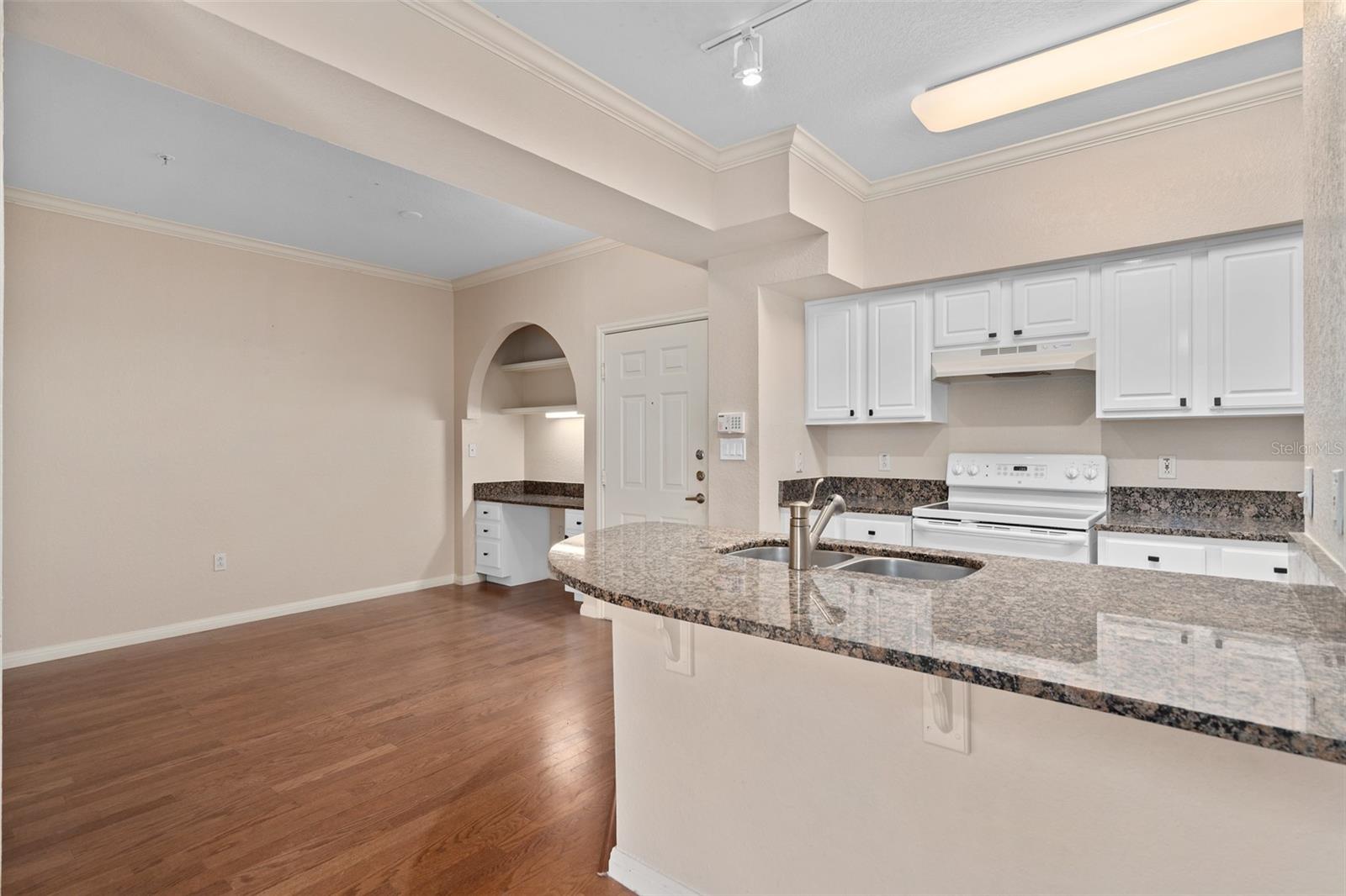 Image 22 of 50 For 911 Orange 511