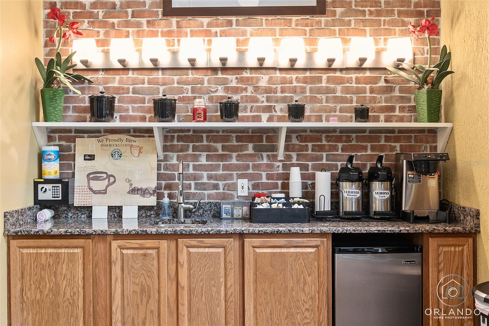 Image 33 of 50 For 911 Orange 511