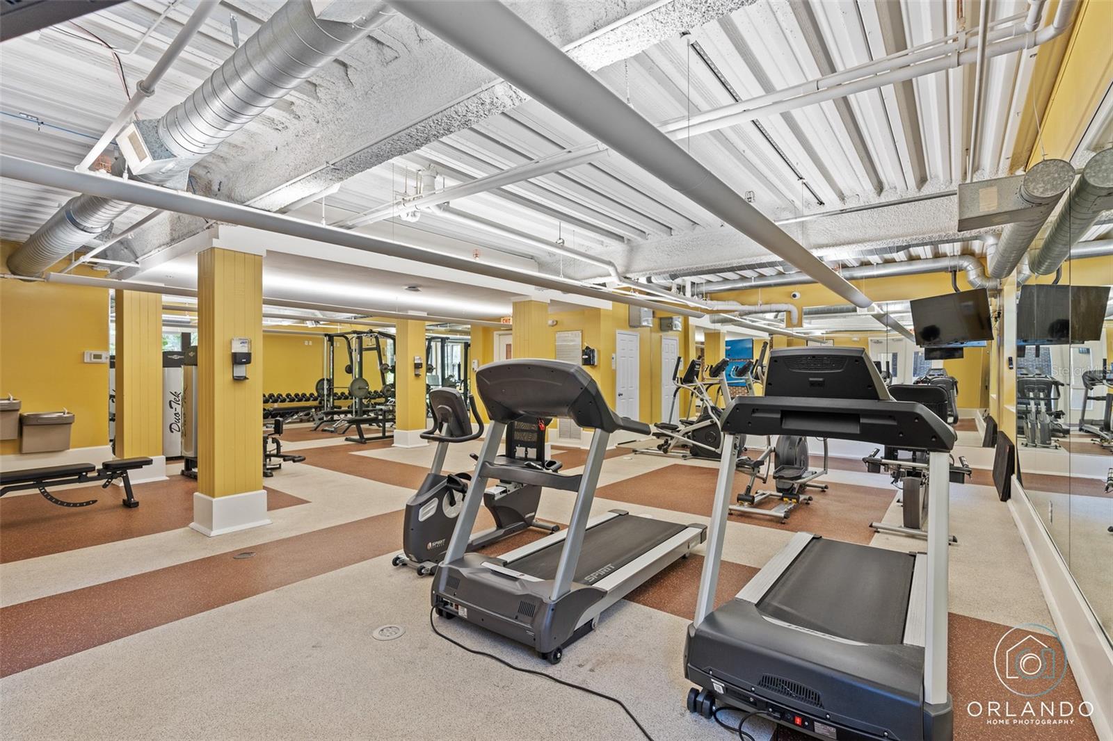 Image 38 of 50 For 911 Orange 511