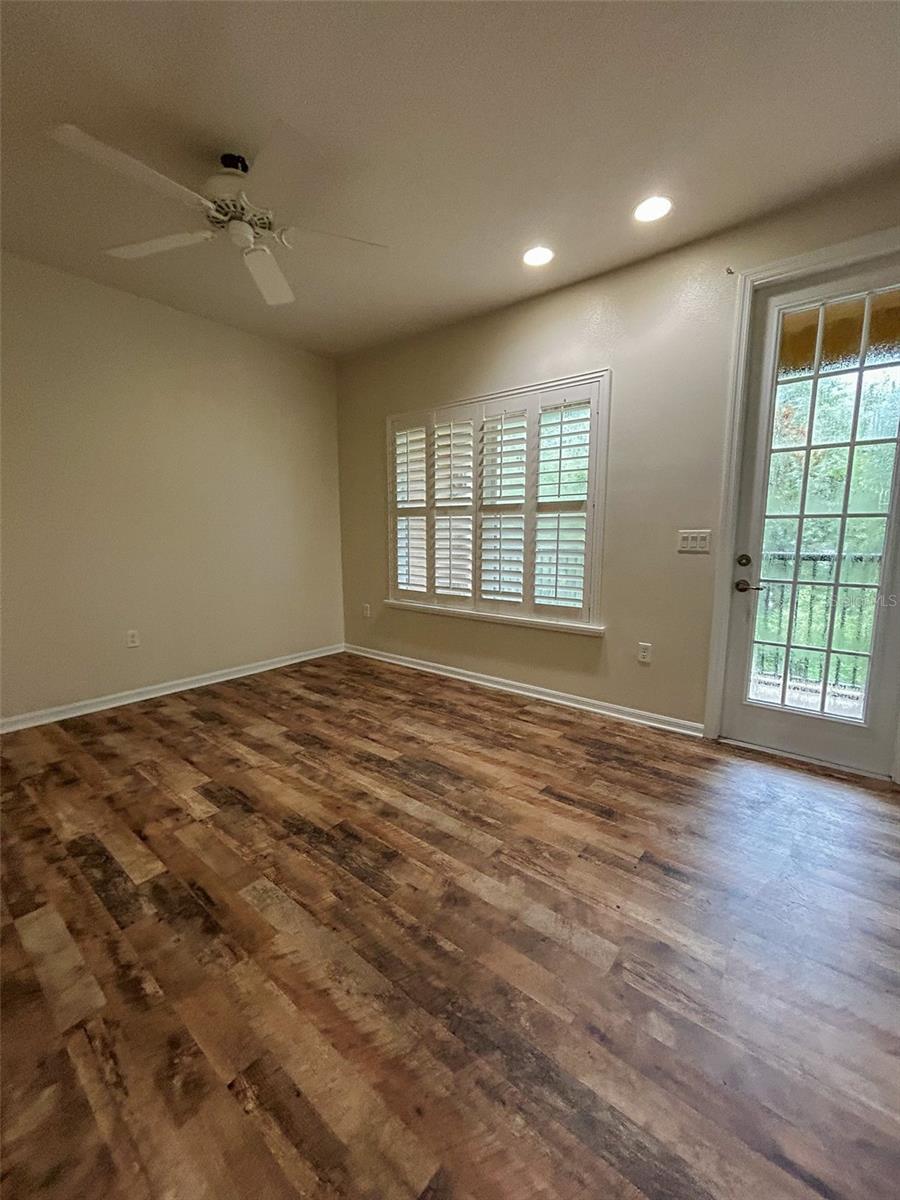 Image 31 of 43 For 691 Pensacola Lane