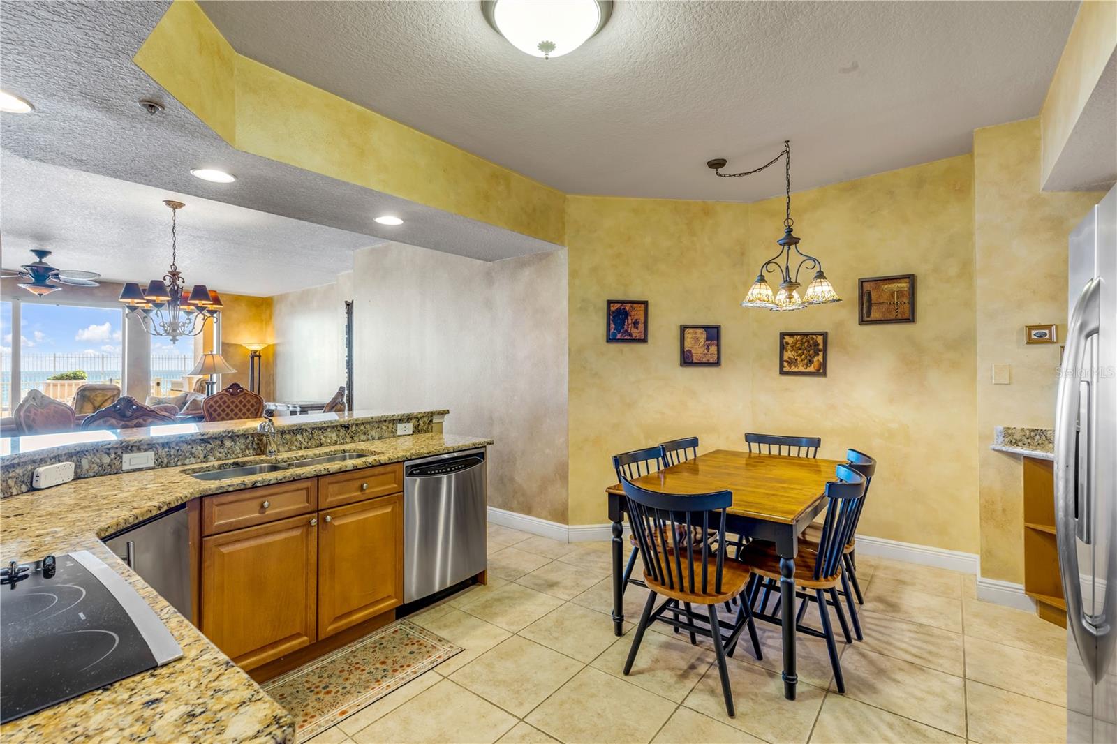 Image 13 of 49 For 2901 Atlantic Avenue 102