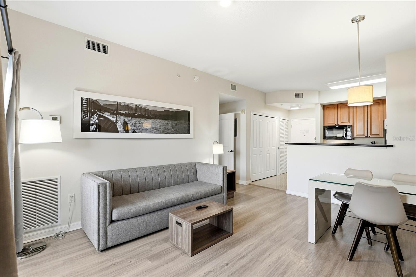 Image 11 of 22 For 7395 Universal Boulevard 104