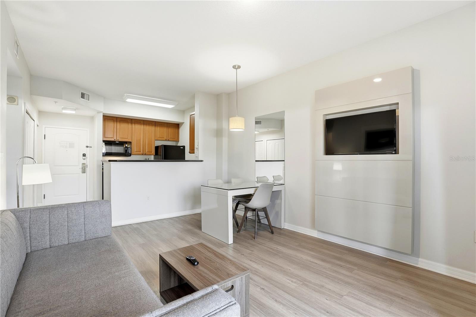 Image 12 of 22 For 7395 Universal Boulevard 104