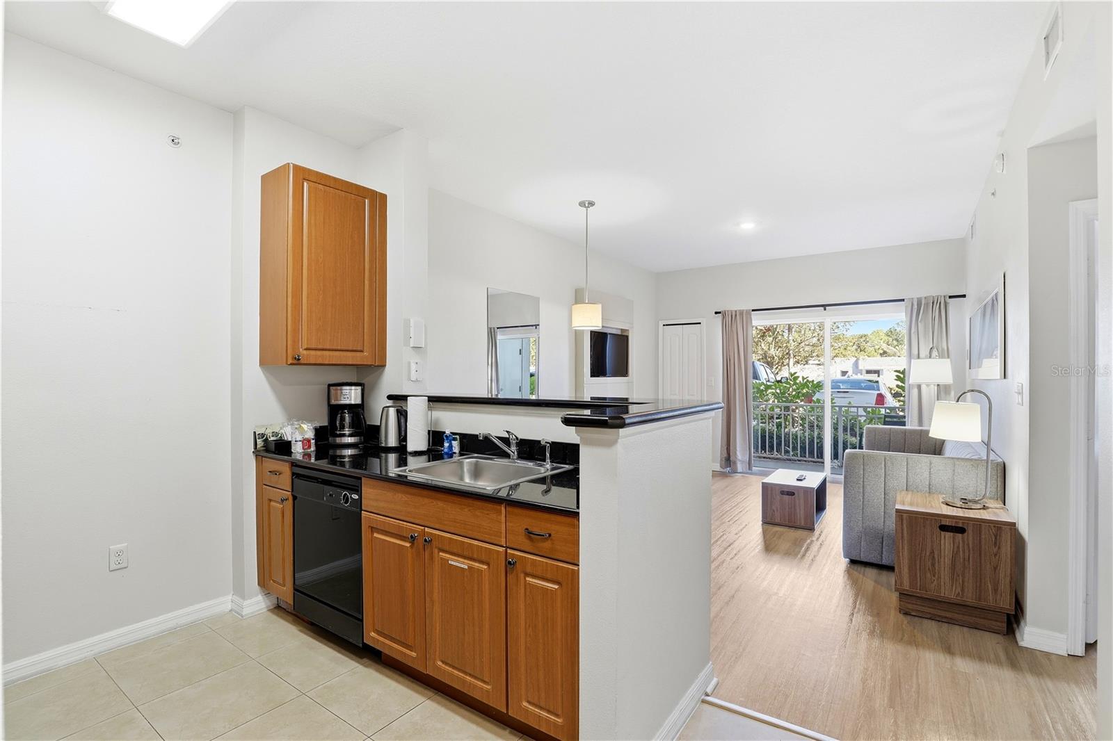 Image 3 of 22 For 7395 Universal Boulevard 104