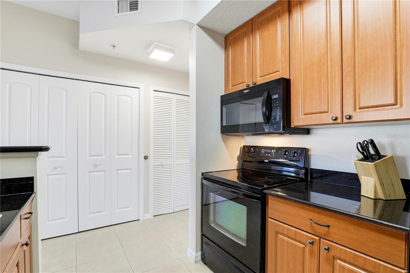 Image 6 of 22 For 7395 Universal Boulevard 104