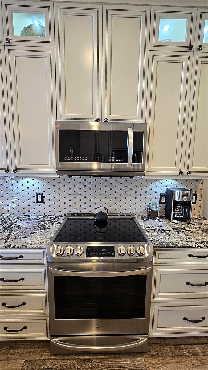 Image 31 of 92 For 2591 Sand Hill Point Circle